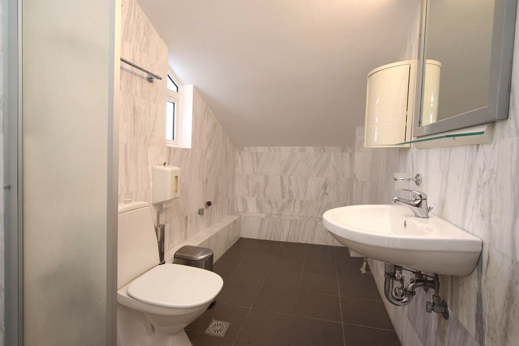 porto-fiscardo-room-10-bathroom-1