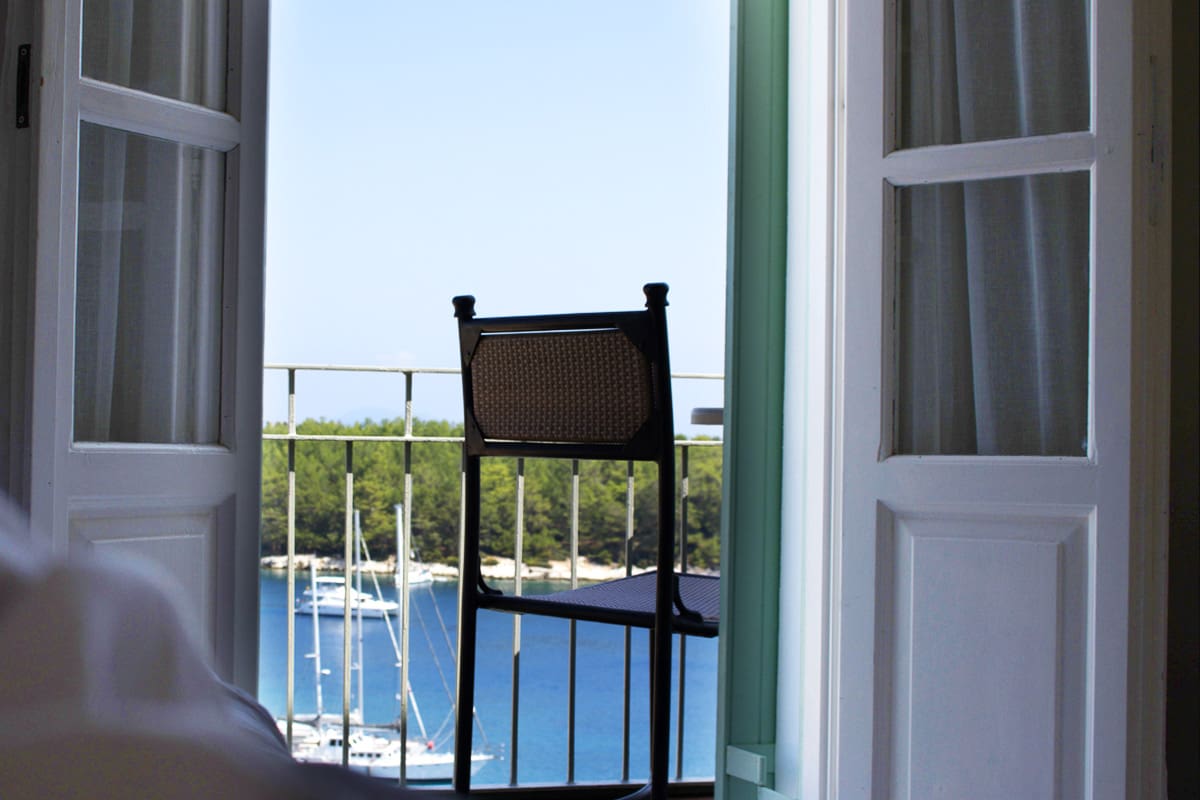 porto-fiscardo-room-10-bedroom-2