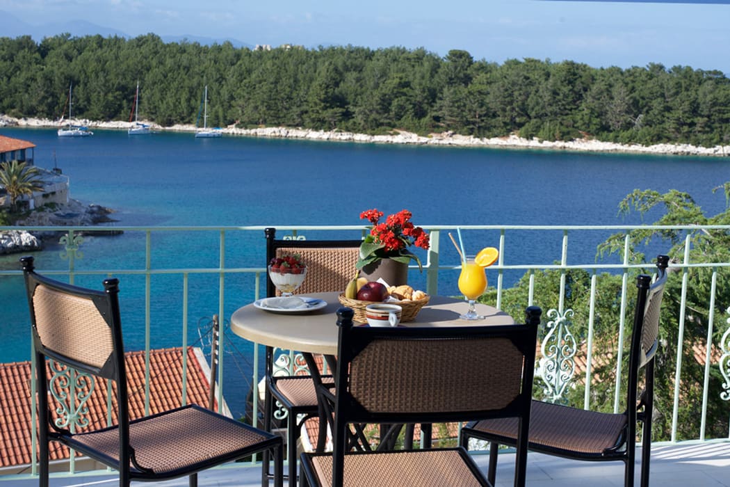 porto-fiscardo-room-5-balcony-1