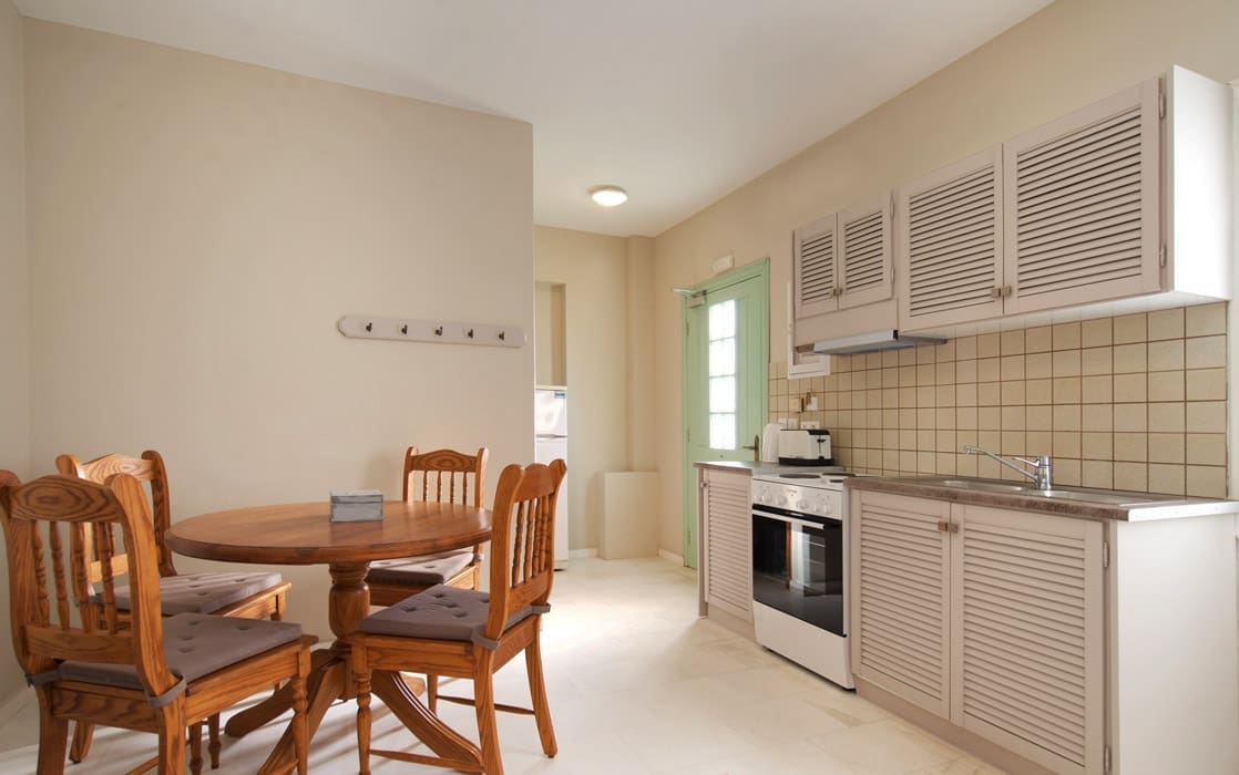 porto-fiscardo-room-5-kitchen