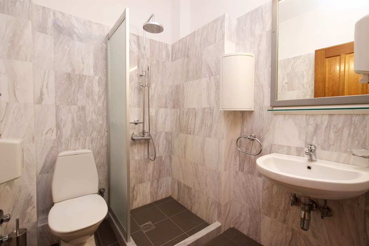 porto-fiscardo-room-6-bathroom