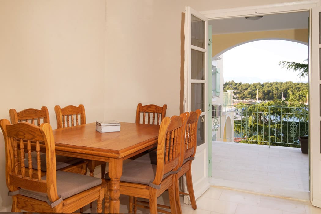 porto-fiscardo-room-7-dining-room-1