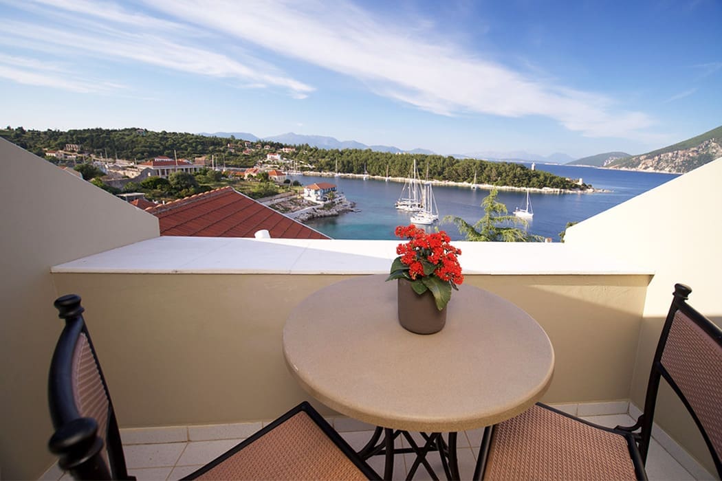 porto-fiscardo-room-9-balcony-2