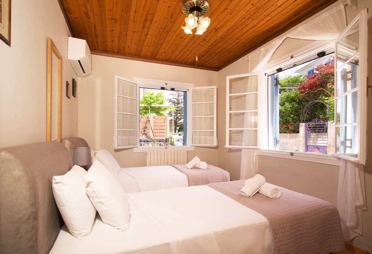 Porto-Fiscardo-Zavalata-Apartments-Angelos-Suite-Bedroom-3