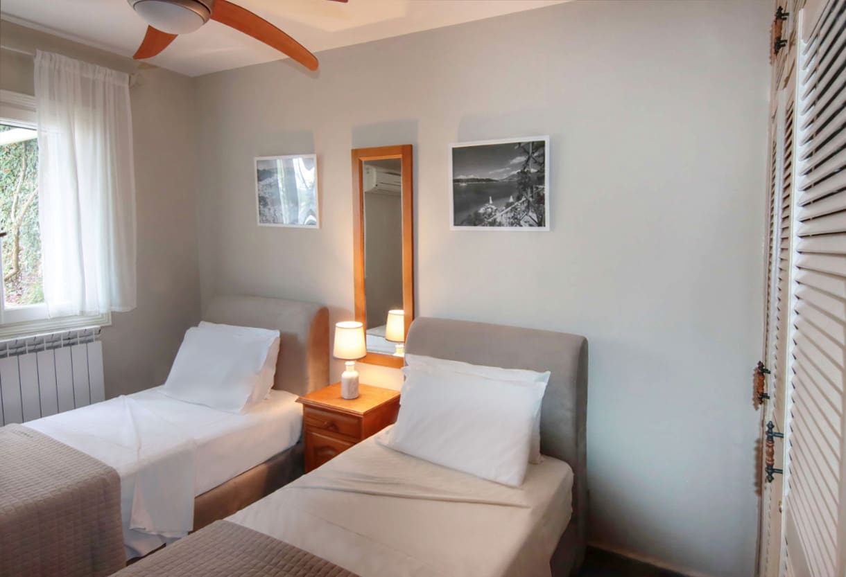 Porto-Fiscardo-Zavalata-Apartments-Georgias-Suite-Bedroom-1