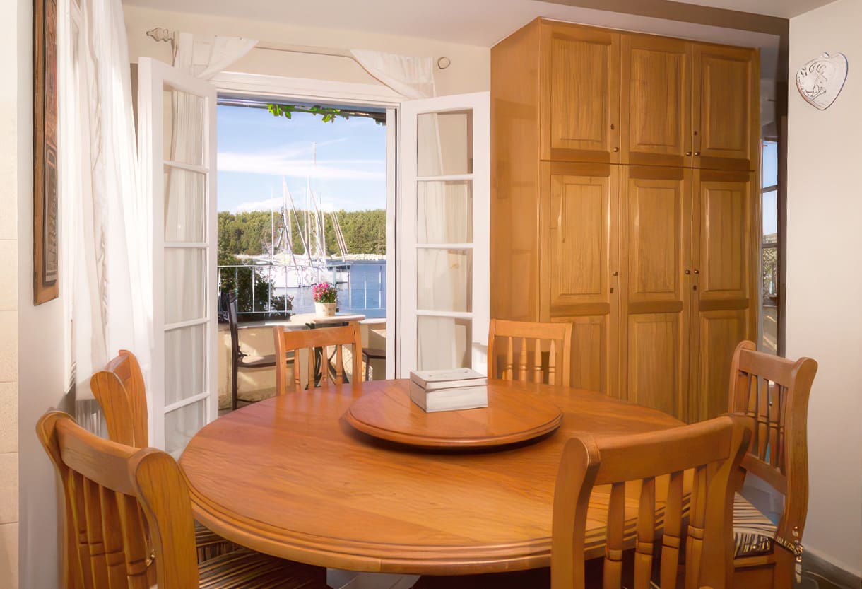 Porto-Fiscardo-Zavalata-Apartments-Georgias-Suite-Dining-Room