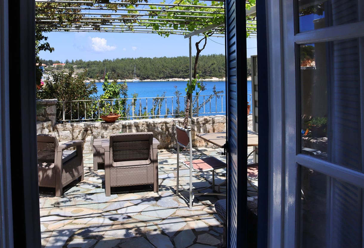 Porto-Fiscardo-Zavalata-Apartments-Nikis-Studio-Balcony-Terrace