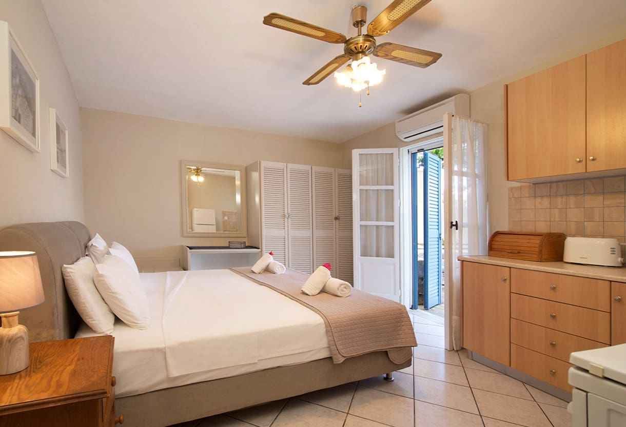 Porto-Fiscardo-Zavalata-Apartments-Nikis-Studio-Bedroom-1