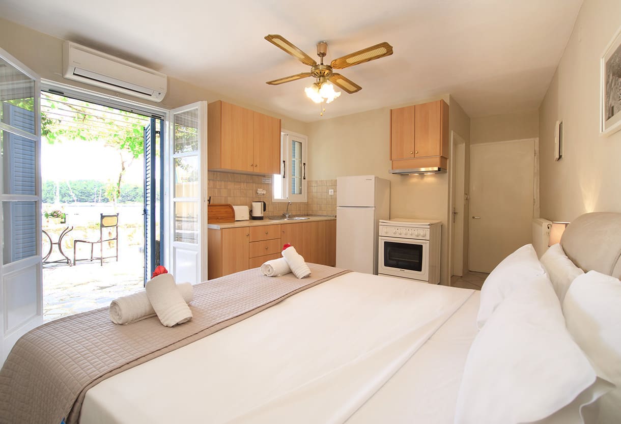 Porto-Fiscardo-Zavalata-Apartments-Nikis-Studio-Bedroom-2