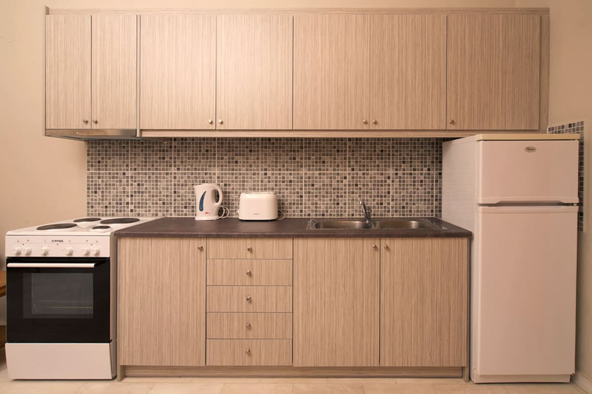 porto-fiscardo-room-1-kitchen