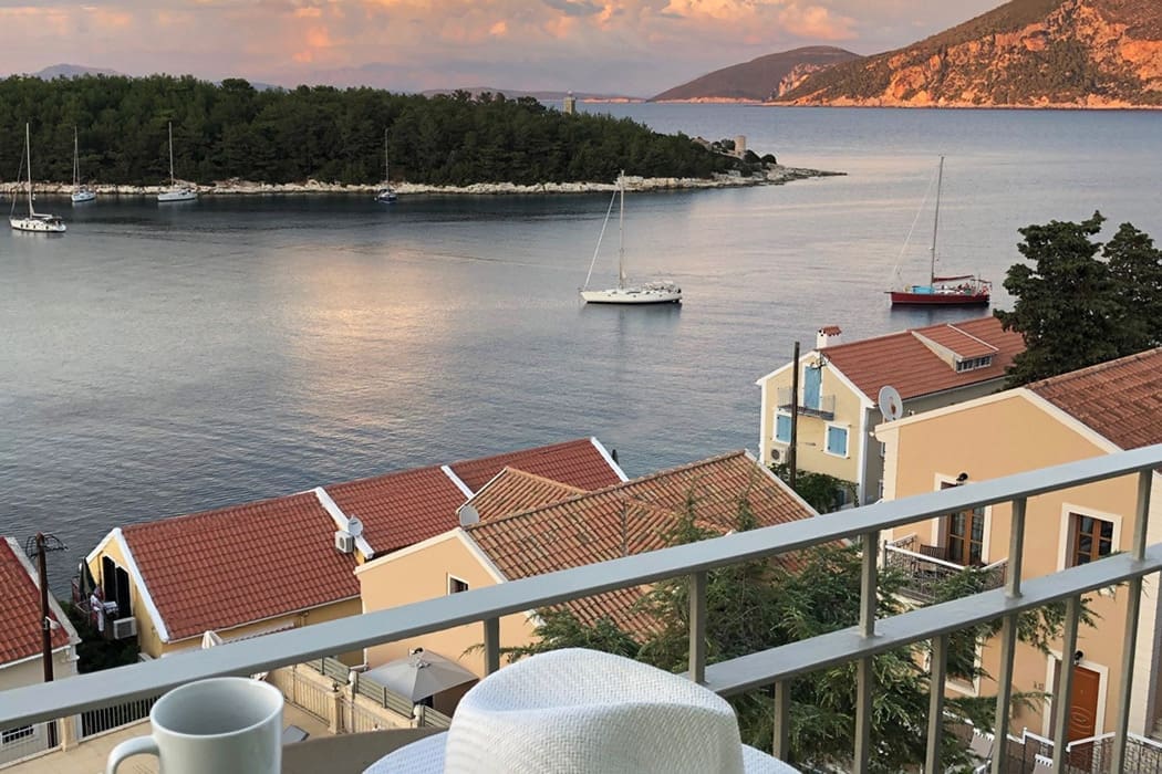 porto-fiscardo-room-10-balcony-2