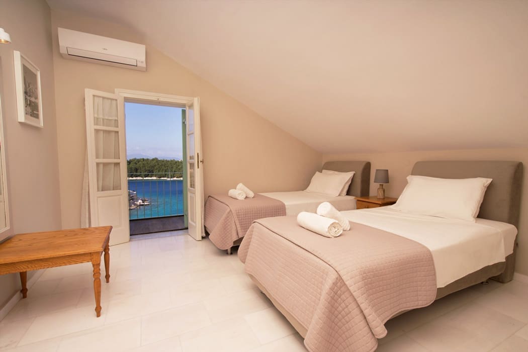 porto-fiscardo-room-10-bedroom