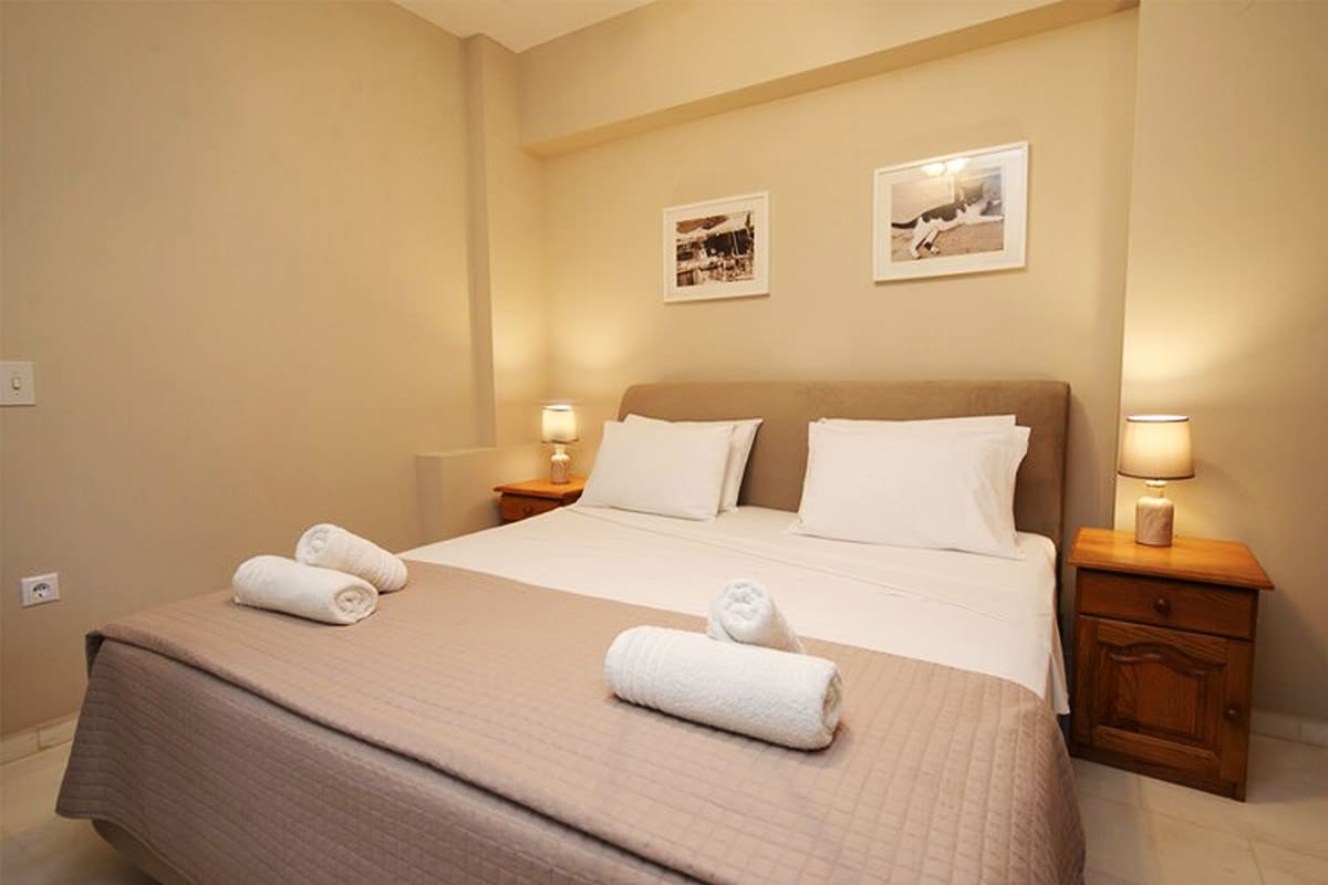 porto-fiscardo-room-7-main-bedroom