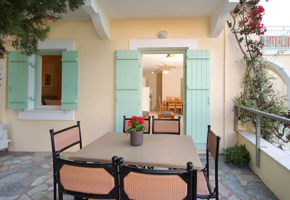 porto-fiscardo-room-7-terrace-2