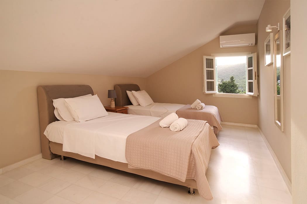 porto-fiscardo-room-9-bedroom-1